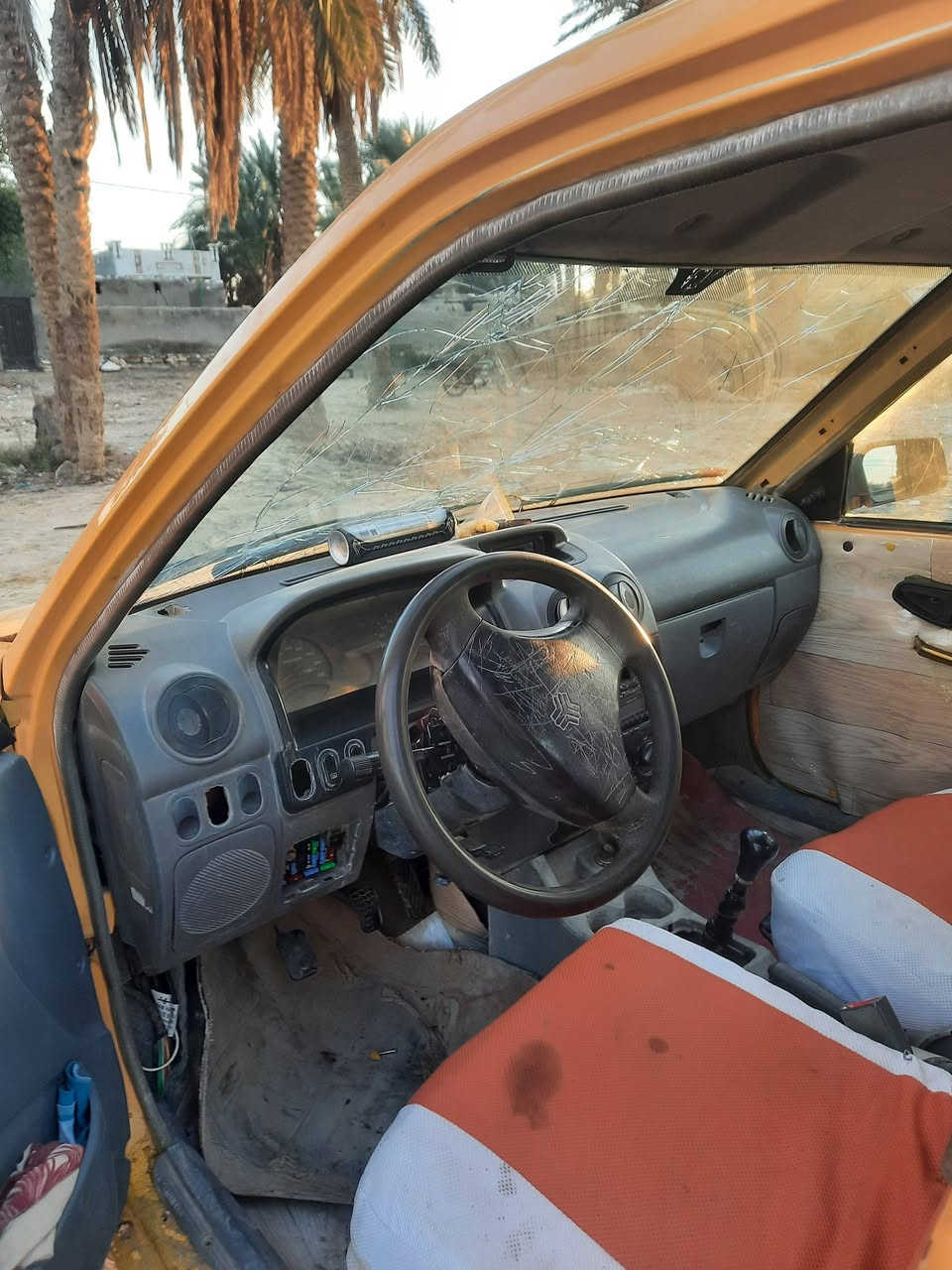 السلام عليكم
سايبه مديل 2013سياره جاهزه كير محرك. 
كهربيّة كله شغاله. 
بيه سنويه. 
سويلك وكالة عامه. 
سعر 16وبيه مجال. 
استفسار اكثر خاص او عل 
***********
