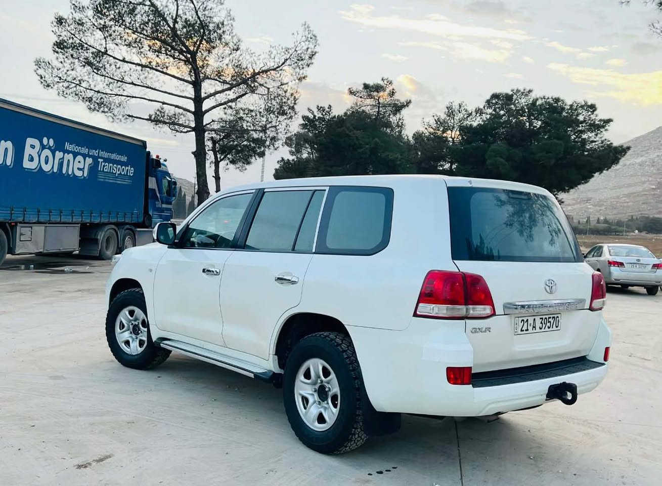 وەنەوشە ٢٠٠٩ گێڕ ئۆتۆماتیک جام کارەبای سەلاجەیە هۆکە کارتی بەنزینیشی هەیە قرچێکی بجوکی هەیە لای سەکن ناوی نەگرتوە و هەنیدک وردەی هەیە کەمە و دیار نیە بەو شێوەیە سەیارەیەکی پاک و بێ کێشەو بی مەسرەفە
***********
*********** شمشمل, السليمانية
