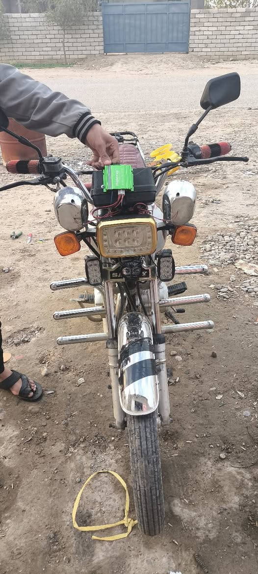 السلام عليكم الببع  دراجه سيفان  20كهربايات كله شغاله  سعر 375وبي مجال  مكاني بيجي البالبوجواري ***********
