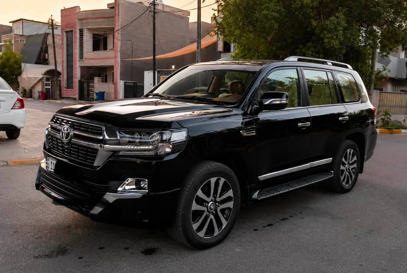 لاندكروز 2019 محرك 4.6 فول ساز السعر 💰425💵
لاندكروز 2019 محرك 4.6 فول ساز
السعر 425 ورقة  

GXR 
محرك 8 سلندر 4.6 فول مواصفات دشبول ليزري معروفة مواصفات لاندكروز الساز 8سلندر
ماشية 177 الف كيلو متر استخدام نضيف الداخل والخارج  صيانة كلة بل شركة 
ملاحظة ( صبغ جاملغ خلفي فقط)
والباقي مكفول من الصبغ  والتبديل 

السعر 425 ورقة نقد فقط 
الموقع بغداد حي الخضراء 
الاتصال ‭***********‬
