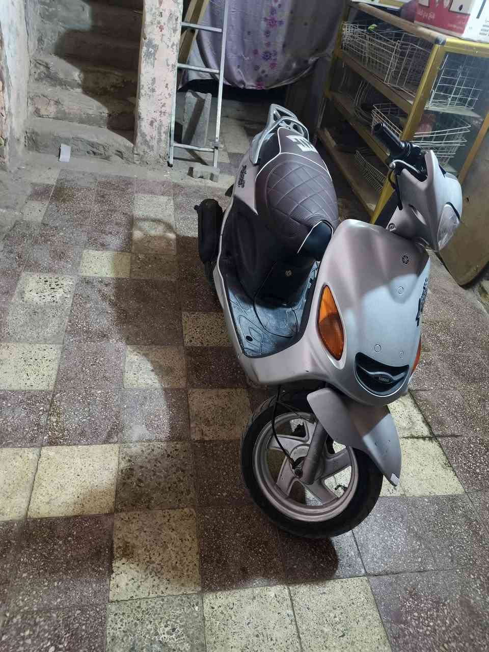 دراجه لكزز للبيع السعر750وبي مجال البصرة خمسة ميل ***********
