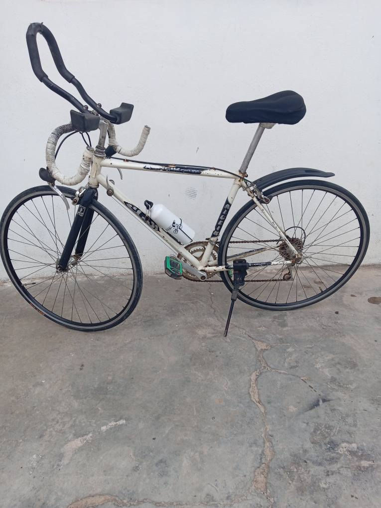 بايسكل سباق للبيع حجم 27  جاهز السعر 55 عنوان كركوك روناكي سايدين الرقم *********** كركوك, العراق
