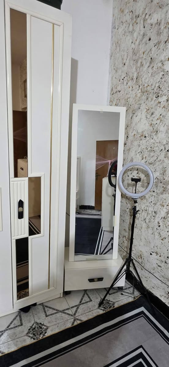 سلام عليكم من رخصت الادمن غرفه تركية استعمال 6 اشهر نظيفه حيل للإستفسار ***********
