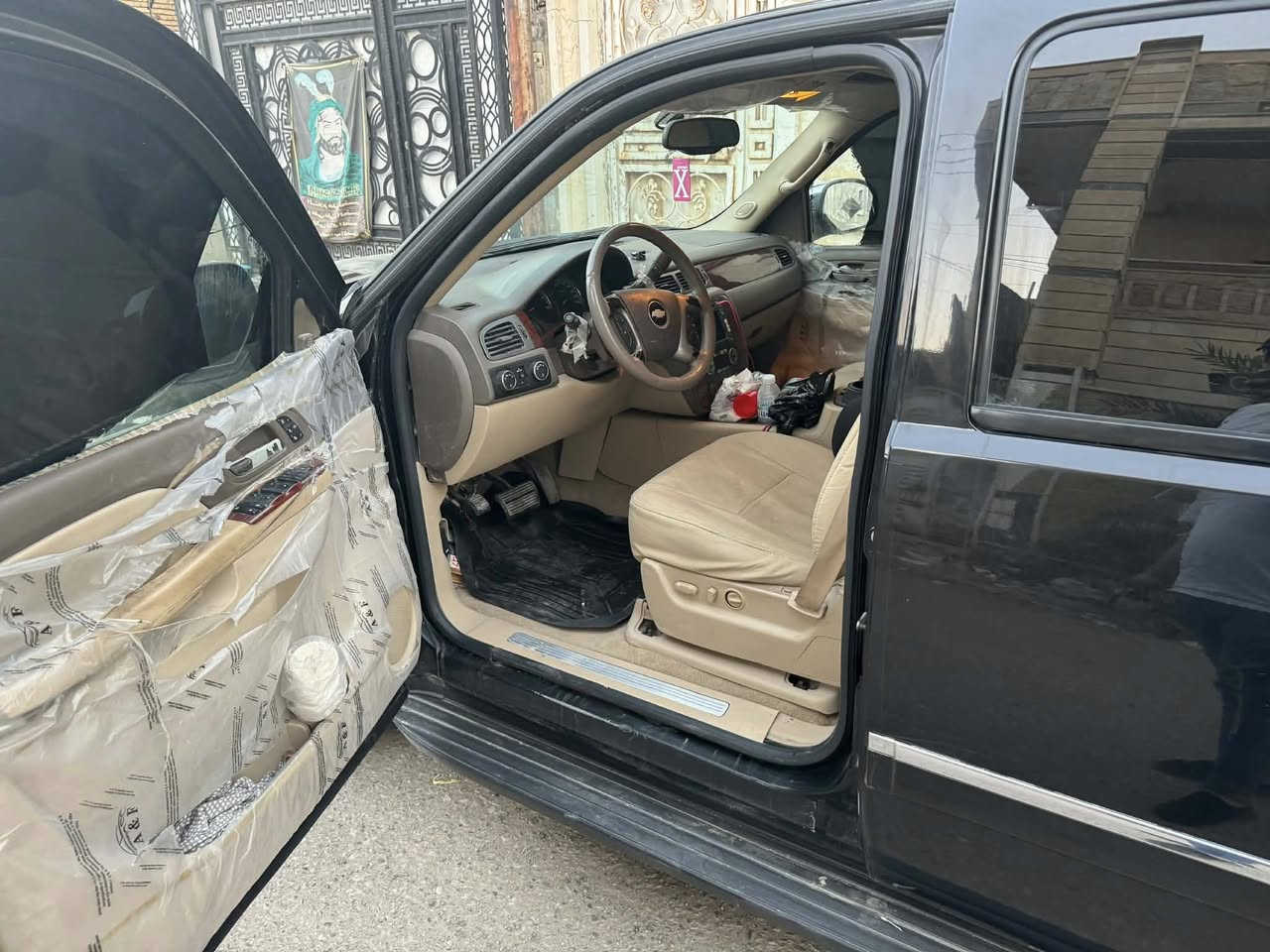 تاهو 2013 محرك وكير بالكارتون وحداديه امس مسويه من الطول للطول بالكارتون  تايرات جديده السيارة جاهزة 100/100 فول مواصفات مكفوله من الكص والضربه المكان الناصريه السعر 100 وبيه مجال ***********
