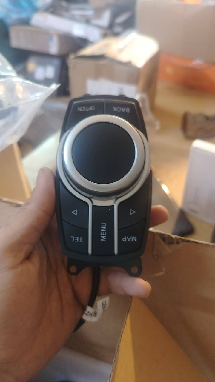 متوفر شاشة BMW  بهذا الشكل وترهم لهواي نوعيات التفاصيل داخل الصور مزاد اعلى سعر ابيع شباب💐


**إذا كنت صاحب هذا الإعلان وتريد حذفه لأي سبب، رجاءا أرسل رسالة إلى الدعم الفني**