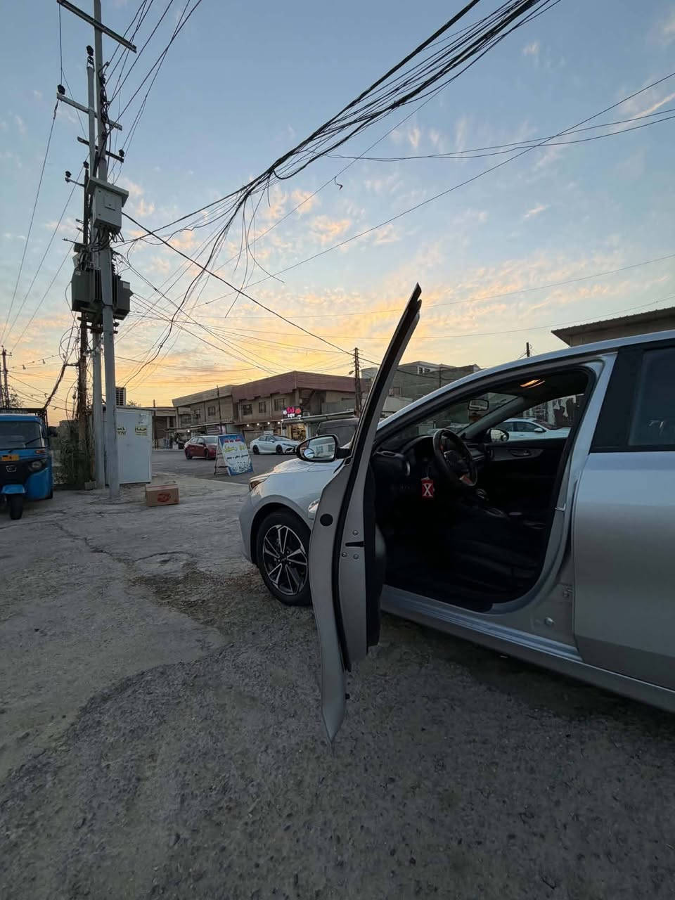 كيا سيراتو مديل 2023
وارد كوري السياره محول ستيرن
نص فول الحادث قطعة جاملغ فقط  ماشيه 36 الف
السياره خير من الله مناقصهه اي شي
السعر 124 بيهه مجال بسيط
***********
