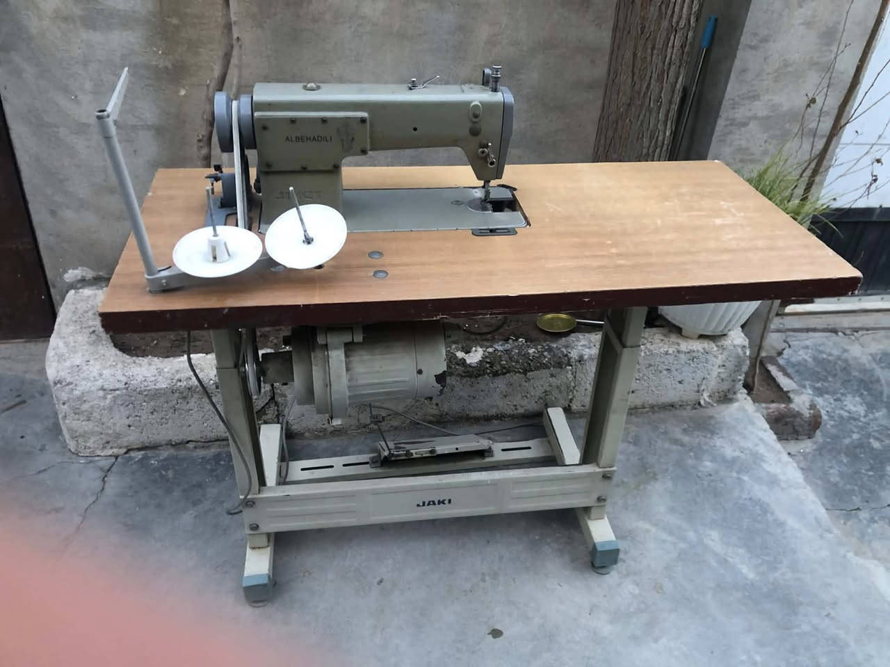 مه كينه ى خه ياتى بؤ فرؤشتن ماكه ى جاك زؤر مه زبوتو بيكيشه يه نرخى ١٧٠ هه زار له سلمانيم ***********
