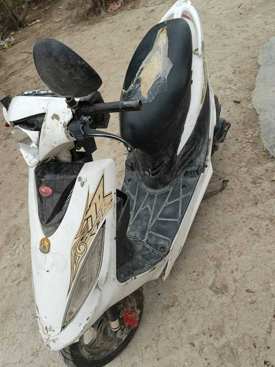 جي فور كامكو للبيع مامفتوحه تشتغل سلف هندر بس عوزها باتري اشايرها وهورن يشتغلن
بس عوزها ترتيب شويه


**إذا كنت صاحب هذا الإعلان وتريد حذفه لأي سبب، رجاءا أرسل رسالة إلى الدعم الفني**