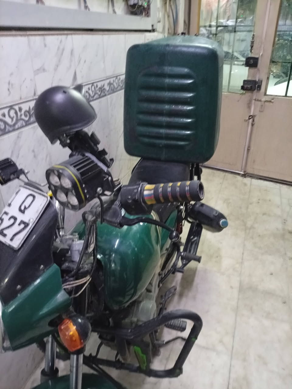 اسلام عليكم دراجه بوكسر اخضر زيتوني رقم بغداد رصافه موديل 22 دراجه خير من الله مكينه تخبل كلجات صار اسبوع بدلهن تحويل شوكت متريد 
السعر مليون وتسعميه وخمسين 
السعر1950
*********** مامتواجد فيس واساب موجود
