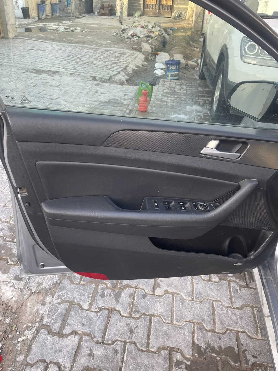 سلام عليكم سوناتا للبيع موديل 2017وارد كندي
بيها طخات بسيطه كلش السعر 113بيها مجال حك الجيه 
العنوان الأمين الثانيه الاستفسار ***********
