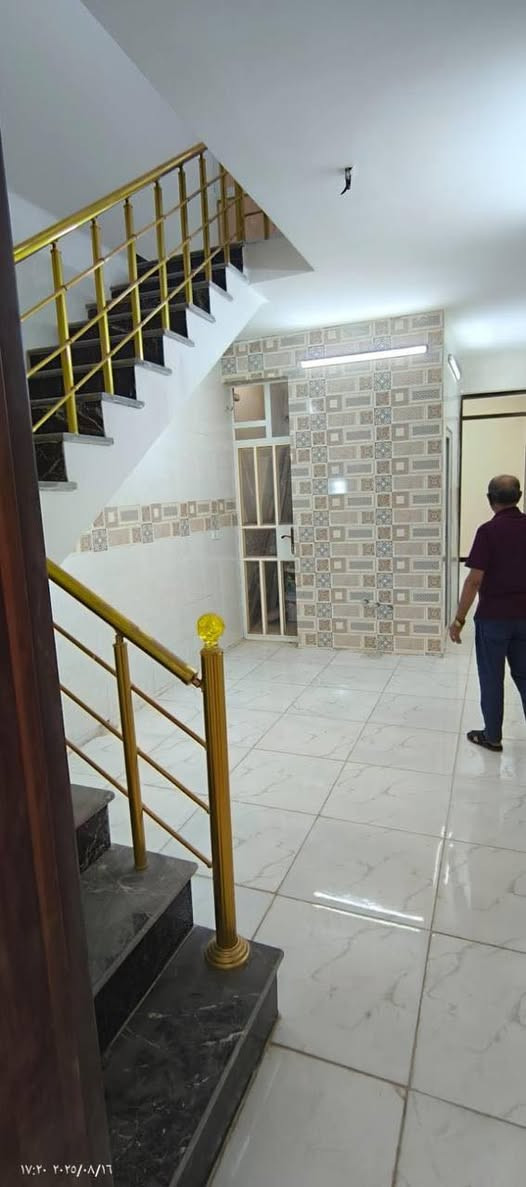للبيع بسعر مناسب جدا بالنسبة للقاهرة 🏠🏠🏠

العنوان حي القاهرة بظهر خزان المياه طابو صرف🏠🏠

 مساحة 65 متر واجهة مرمر الشارع تبليط 
واجهة ٣ وربع نزال ٢٠

يحتوي الطابق الأرضي على طرمة+صالة + مطبخ +خدمات+غرفة نوم

والطابق الثاني يحتوي على غرفتين نوم + خدمات 

للاستفسار أو للحجز يرجى مراجعة مكتب الزبيدي الهندسي أو الاتصال على : ***********☎️
