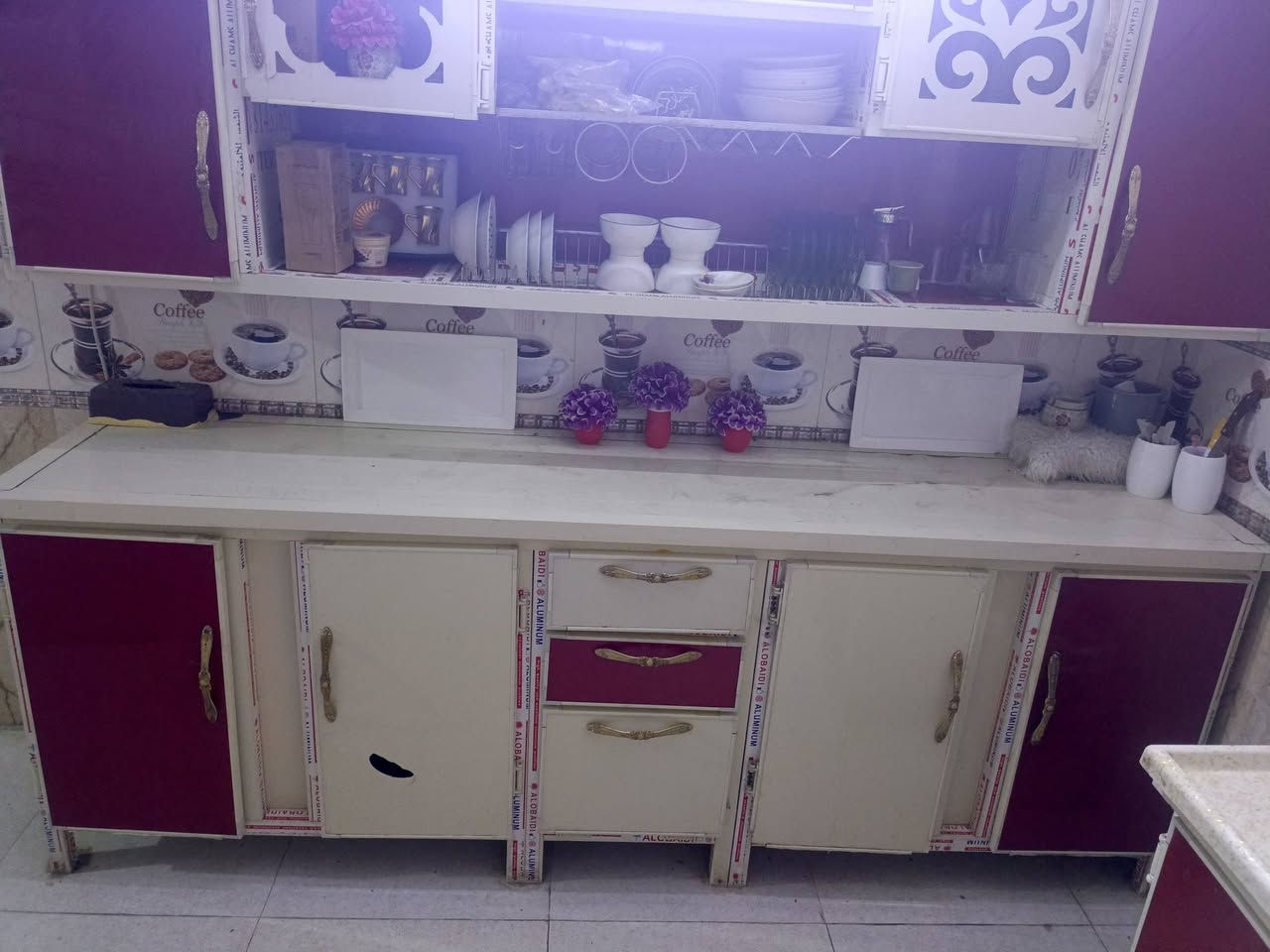 كاونتر كامل وهوه وسنك ماله نضيف للبيع مكاني حيانيه تواصل ***********
