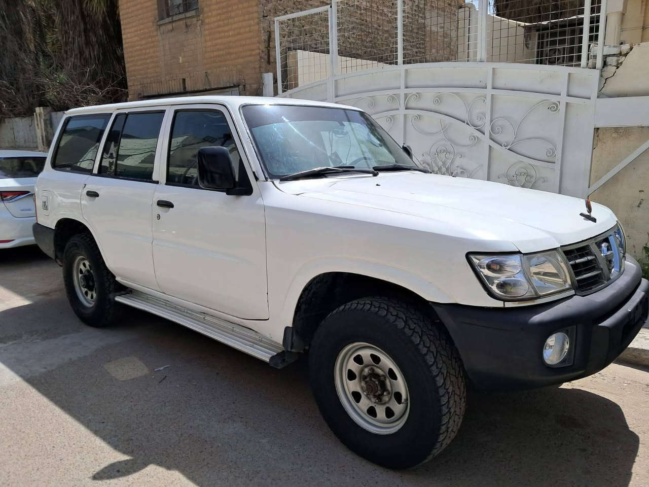 باترول للبيع او مراوس حسب القناعة
موديل ٢٠٠١ كير عادي 
السيارة  مصبوغة عام 
رقم جديد النكليزي  كركوك تحويل بشرط هزة جديدة
كير مكينه 4500 بشرط
لوكير شغال بشرط
صدر جديد 
تايرات باتري جديد 
تبريد ثلج الحمدالله خير من الله 
كهربائيات كله شغالة 
منضومة زنون اصلي 
السيارة خير من الله مناقصه شي ترايك للبصرة 
السعر92 وبي مجال
***********
