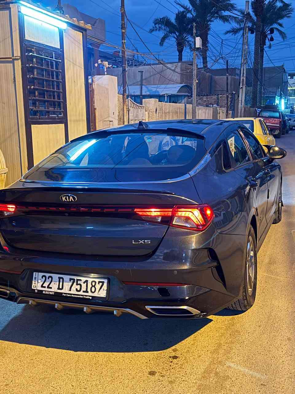 سلام عليكم شباب/ سياره K5 موديل 2021
المواصفات
1محرك 1600 تيربو
2لون نفطي
3رادار 4 امامي خلفي رادار مرايه جوانب
4 مانع تزحلق
5قياده ذاتيه
6 لايت Led
7كامره دواره
8تبريد ثلج
9 اربع انظمة قياده
10 السعر 155وبيه مجال
السياره حادثه جاملغ امامي صفحة الصدر فقط
مصبوغ بنيد وجاملغ
مع حادث تكتك  بل عراق مصلح عل بارد في جنطة سياره
مكفوله من التكم والشاصي والغود.، ،، رقمي *********** حيدر
السياره رقم شمالي بسم شركه واني عندي بيه وكاله تحويل ثاني يوم
