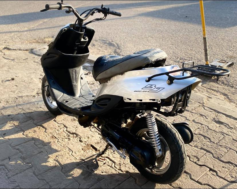 السلام عليكم دراجة أم تسعة  يوماها نضيفة  شلعة ومعدل خير من يم الله سعر 350 وبية مجال هاذ رقمي ***********
