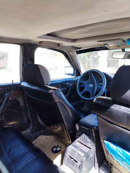 سلام عليكم BMW 525 1990كيرومكينة خير من الله صدرالمامي جديد الخلفي نص عمر تايرات قبل يومين شاد تخم سنوية 28 تحويل السيارة جاهزة من كلشي السعر 45 وبيهة مجال مبايل *********** مكاني الحفريةواسط
