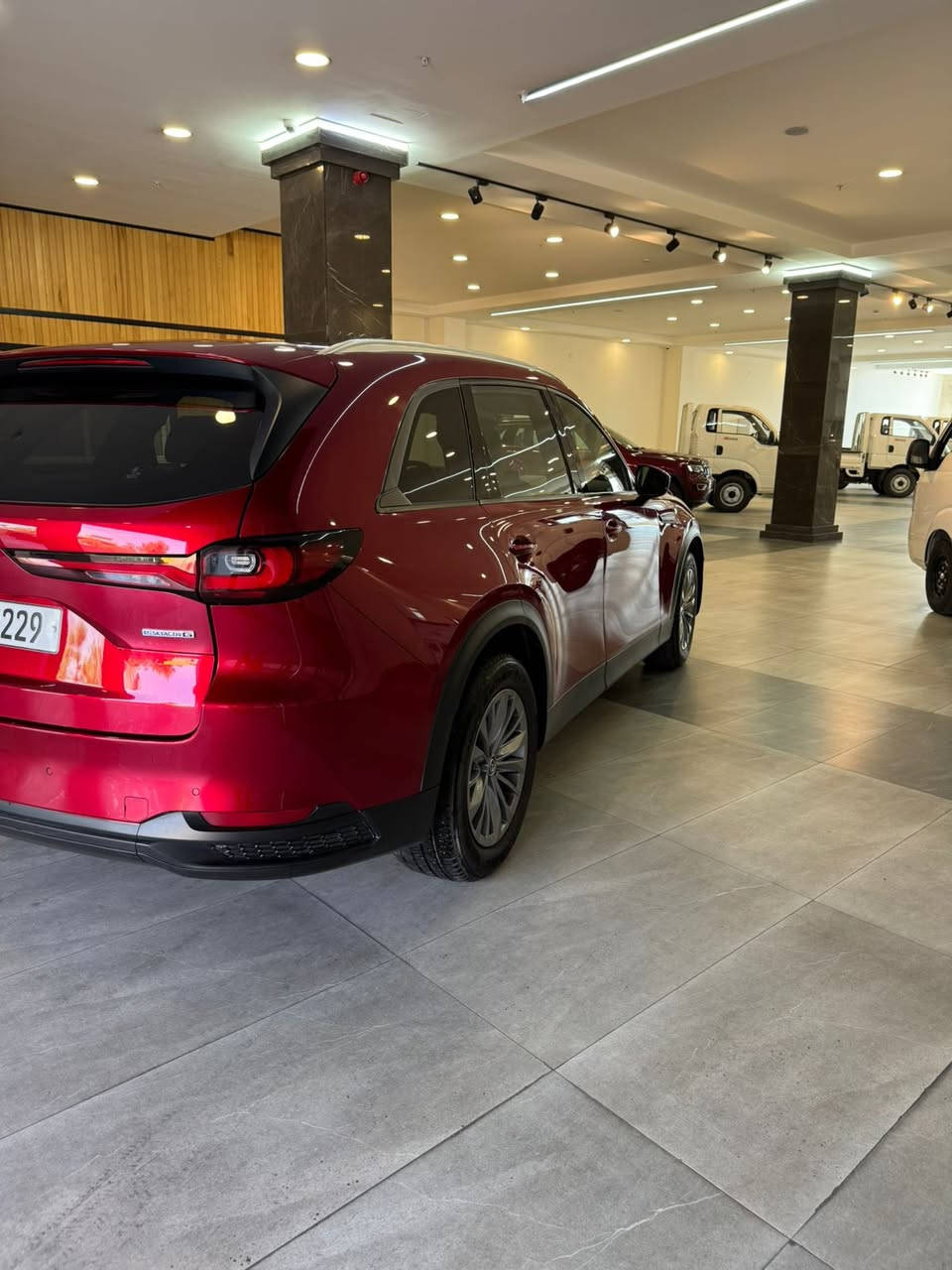 مازدا 2024 CX90 HYBRID 

فول فول مواصفات 6 سلندر توربوو هايبرد

ياباني اصلي

حادثها جاملغ + باب شي بسيط 

فول مواصفات

لون احمر   

مواصفات السيارة : 

مكينه ٦ سلندر ٣٣٠٠ تيربو هايبرد شحن ما يعادل ٣٥٠ حصان  تيربو

AWD 4X4 فور ويل أوتوماتيكي 

كشنات منفصل ملكي

* لايتات أمامية LED مع ضبط مستوى الإضاءة تلقائيا.

* ماشية  12 الف كيلو 

* باب الجنطه كهربائي بمستشعر القدم.

* فتحة سقف بانوراما.

* 3 قطع تبريد  شاشه تبريد خلفيه وامامية

* كشنات جلد + كراسي امامية تدفئة مع مقود 

* كشنات امامية كهرباء

* رادار جانبي + رادار امامي 

* مثبت سرعه و قيادة ذاتيه و تحكمات ستيرن  

السياره جاهزة من كل شي
اتصال + واتساب 
⁦***********⁩
