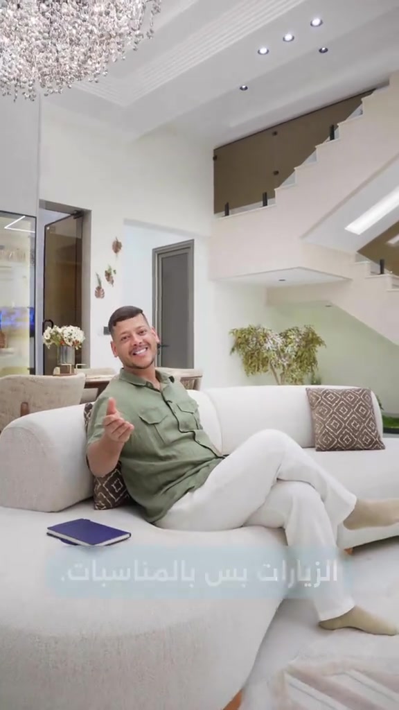 🏡 فرصة نادرة في حي صنعاء - البصرة إذا كنت تبحث عن السعة، الفخامة، والخصوصية في موقع راقٍ، فهذه الفرصة صُممت لك. 🔹 بيتين متجاوران على مساحة كلية (509م²) 🔹 بناء حديث درجة أولى وتشطيبات عالية الجودة 🔹 حديقة واسعة وكراج يتسع لسيارتين 🔹 تصميم مثالي للعائلة الكبيرة أو للاستثمار والسكن معاً 🏠 البيت الأول (240م² تقريباً) ▫️ 3 طوابق ▫️ الطابق الأرضي: • غرفة ماستر مع Dressing Room • صالة معيشة كبيرة مفتوحة على المطبخ البارد (نظام أمريكي) • مطبخ حار • حمام ضيوف ▫️ الطابق الثاني: • 4 غرف واسعة • غرفتين ماستر • صالة عائلية • حمام مشترك ▫️ الطابق الثالث: • غرفتين و• إحداهما ماستر 🏠 البيت الثاني (269م²) ▫️ الطابق الأرضي: • صالة معيشة واسعة مفتوحة على المطبخ البارد • مطبخ حار • غرفة كبيرة مع Dressing Room • حمام مشترك ▫️ الطابق الثاني: • شقتان بنظام السويتات • كل سويت يحتوي على: صالة + مطبخ + غرفة نوم + Dressing Room + حمام ▫️ الطابق الثالث: • 3 غرف كبيرة ✨ عقار يجمع بين السكن الفاخر والاستثمار الذكي في آنٍ واحد، مع تفاصيل ومزايا إضافية لا تُختصر بالكلمات. 📍 البصرة - حي صنعاء *********** *********** للاستفسار والمعاينة: VIP للاستثمار العقاري #البصرة #حي_صنعاء #عقارات_البصرة #VIP_للاستثمار_العقاري #بيت_للبيع           
