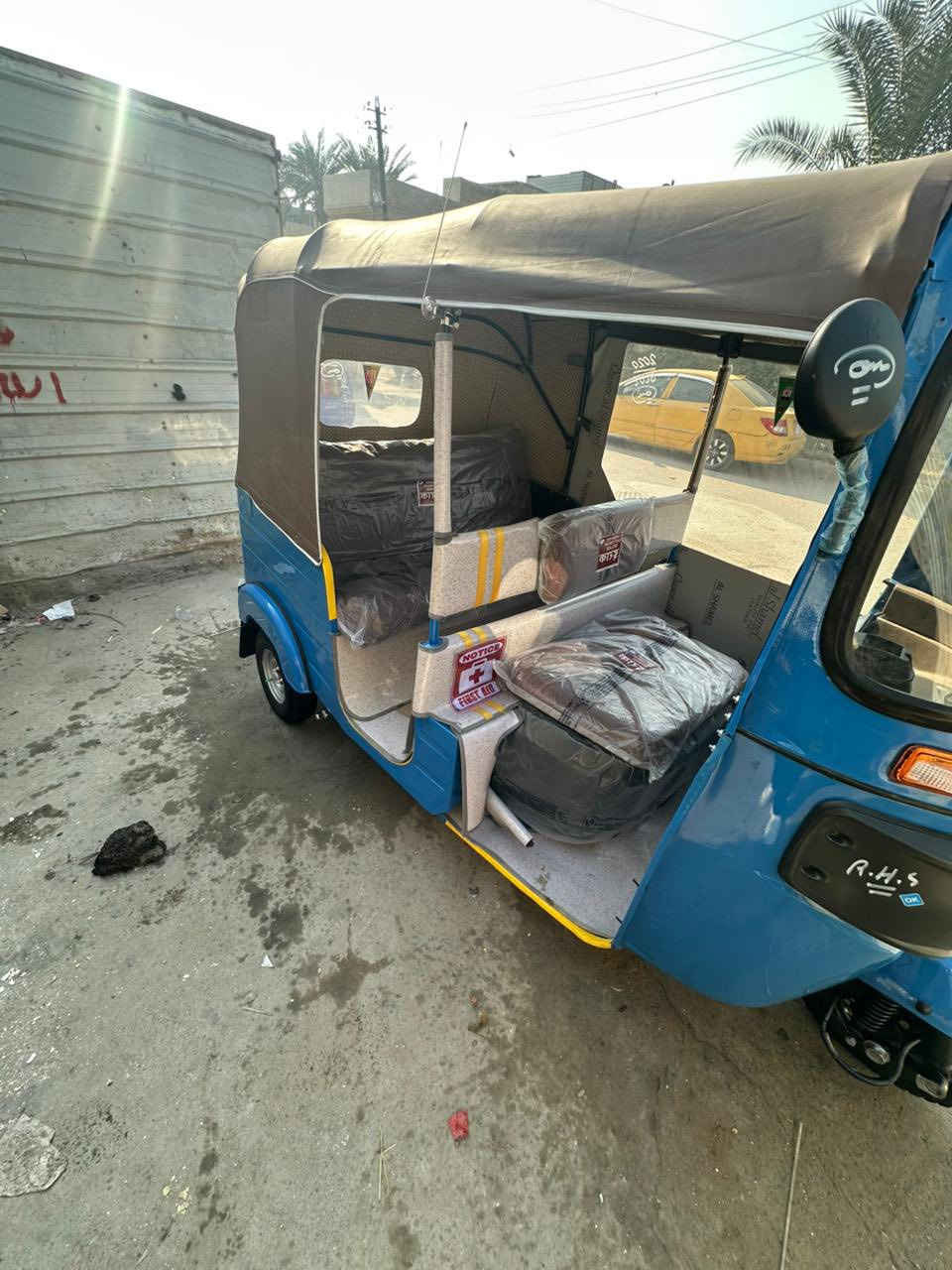 السلام عليكم تكتك باجاج  20 شهر 12 رقم وسنويه بغداد تكتك كفاله عدا بس لغد 1 مصبوغ فقط سفريات بوصلات تراي زيرو السعر 7و 200 وبيها مجال للطيبين مكاني بغداد البياع  الشرطه الخامسه رقمي ***********
