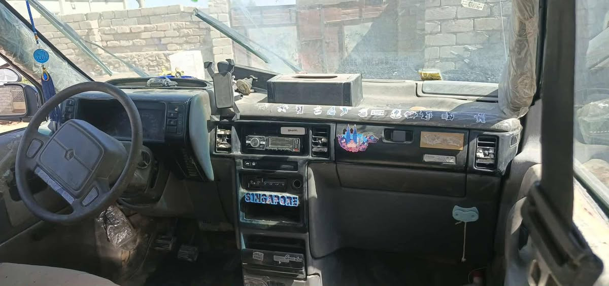 دوج كلايزر قصيرة 7 راكب
موديل 1991 نينوي  عندي وكالة باركود بأسمي وراعيها موجود
محرك 4 جيد  كير كهربائي جيد 
بطارية جيدة
تخم اطارات 90% نظافة 
مقدم جديد 
تخم دسك + بنز، عمبار مع بريشر ياباني راس الثور جديد سايد بريك شغال 
 تبريد فقط كمبريسر ضعيف والباقي مشروط   
كهربائيات كلها شغالة
السعر33$ بي مجال قليل العنوان موصل مراوس

موبايل***********
