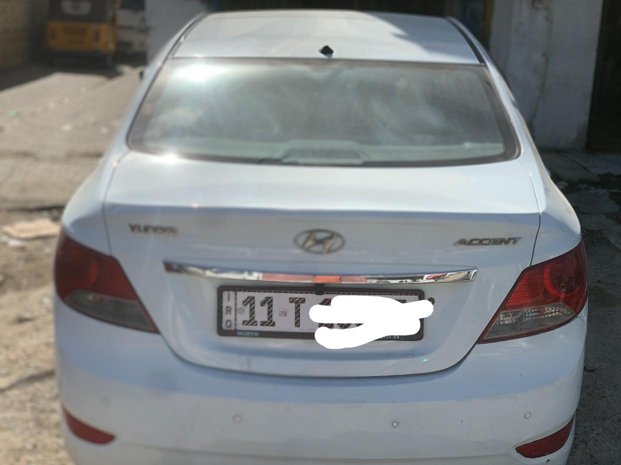 اكسنت موديل ٢٠١٢ خليجي بغداد محرك ١٦٠٠ دوش رقم جديد بيهة صبغ نص بنيد والجاملغ الخلفي بيهة ملاحظات  موظح بلصورة  
مكان السيارة بغداد الاعلام 
***********
سعر ٨٩
