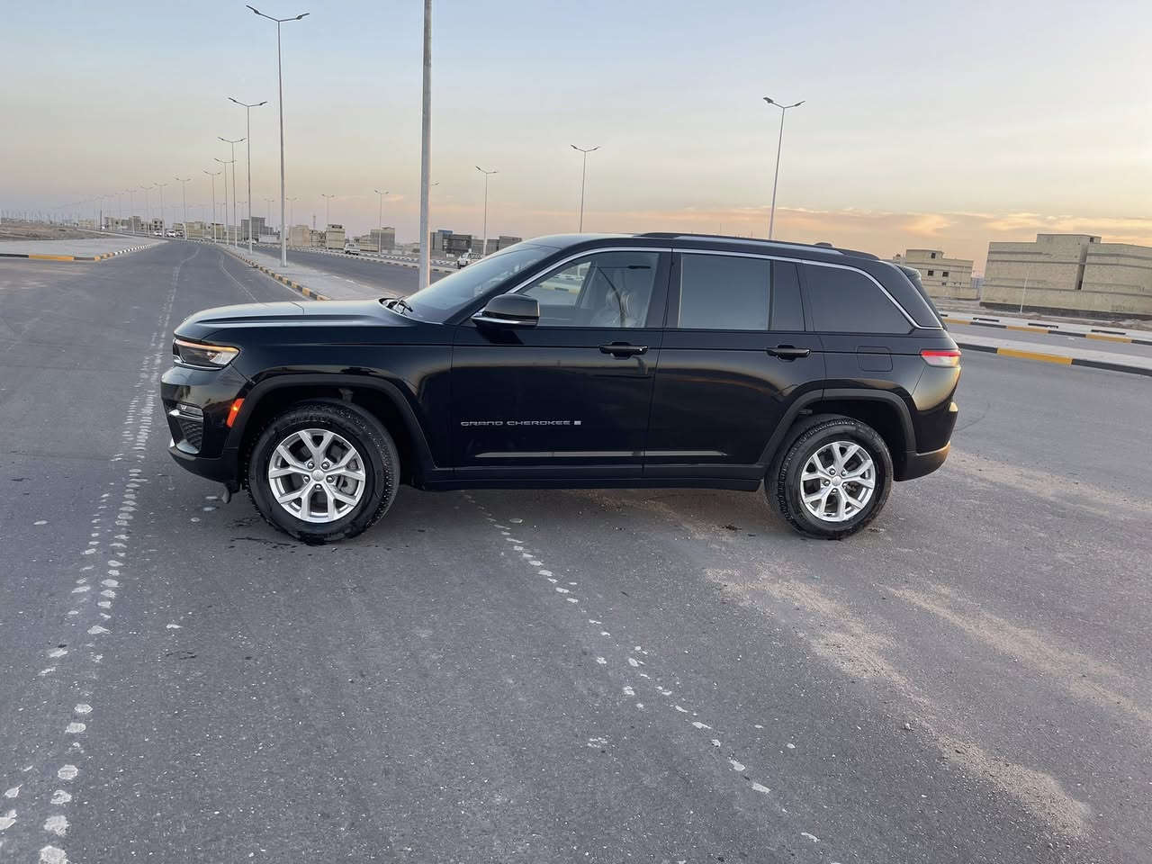 السلام عليكم جيب شيروكي 2023 رقم بصره حره تحويل ثاني يوم وراد امريكي 5 راكب السياره كفاله ماعدا الدعاميه الاماميه فول موصفات ردارات تحديد مسار راداد مريئ شفتات ستيران اربع  وضعيات قياده تبريد قطعتين تبريد تتفئه كشنات خزن ميموري 
فول موصفات ماعدا البنوراما ماشيه 40 ميل 
السعر 350 
***********
