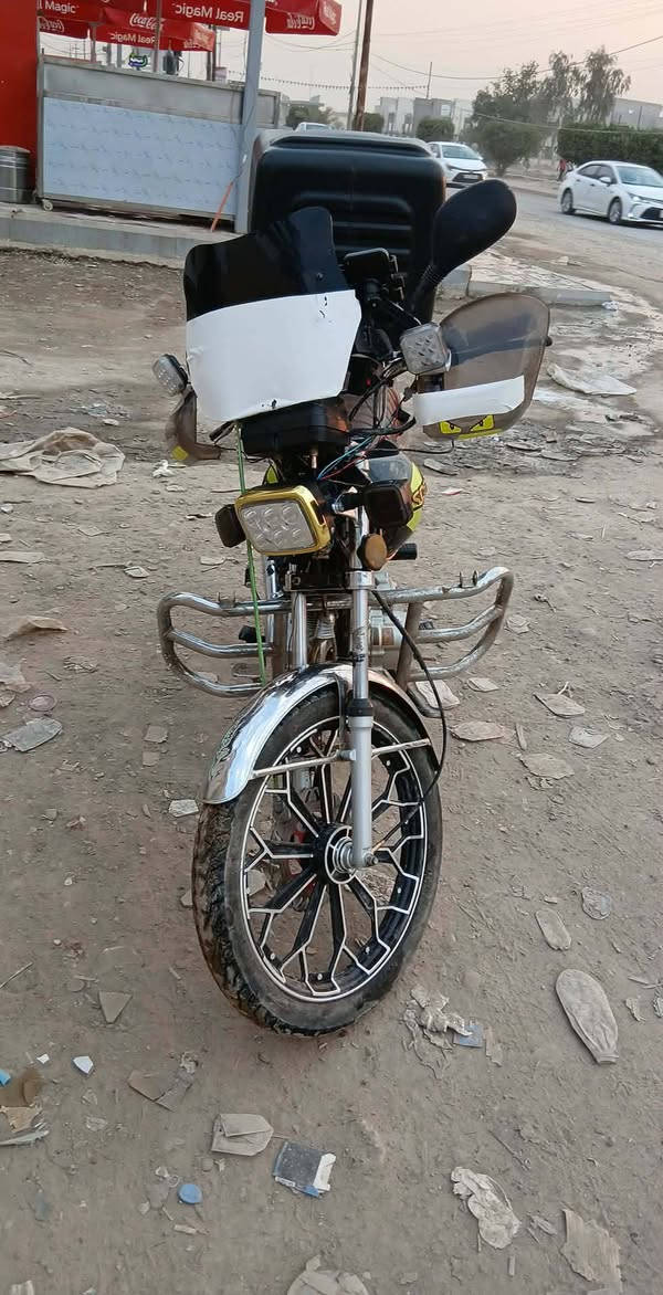 دراجه ايراني موديل ٢٣ اوراق اصولي 
للبيع دراجه مرتبه او مال شغل  ٧٥٠ او بيه مجال حك جيه 
***********
