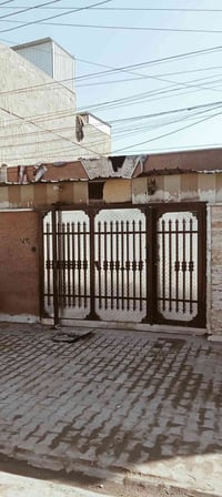 بيت للبيع مساحته 200حي البساتين سلام رقم الهاتف 07706824123