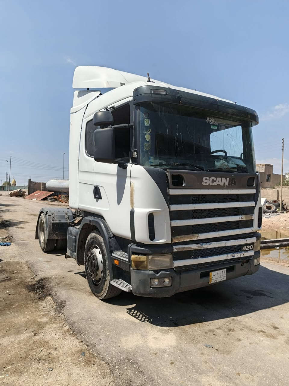 سكانيا ٢٠٠٣
سنويه مامنتهيه
صهريج شاكر ١٤ ٢٠تك تاير 
طوناج جديد
جبيئس توه مفعل
تخم تاير
كير مكينه شاصي بشرط
مكان بصره 
***********
