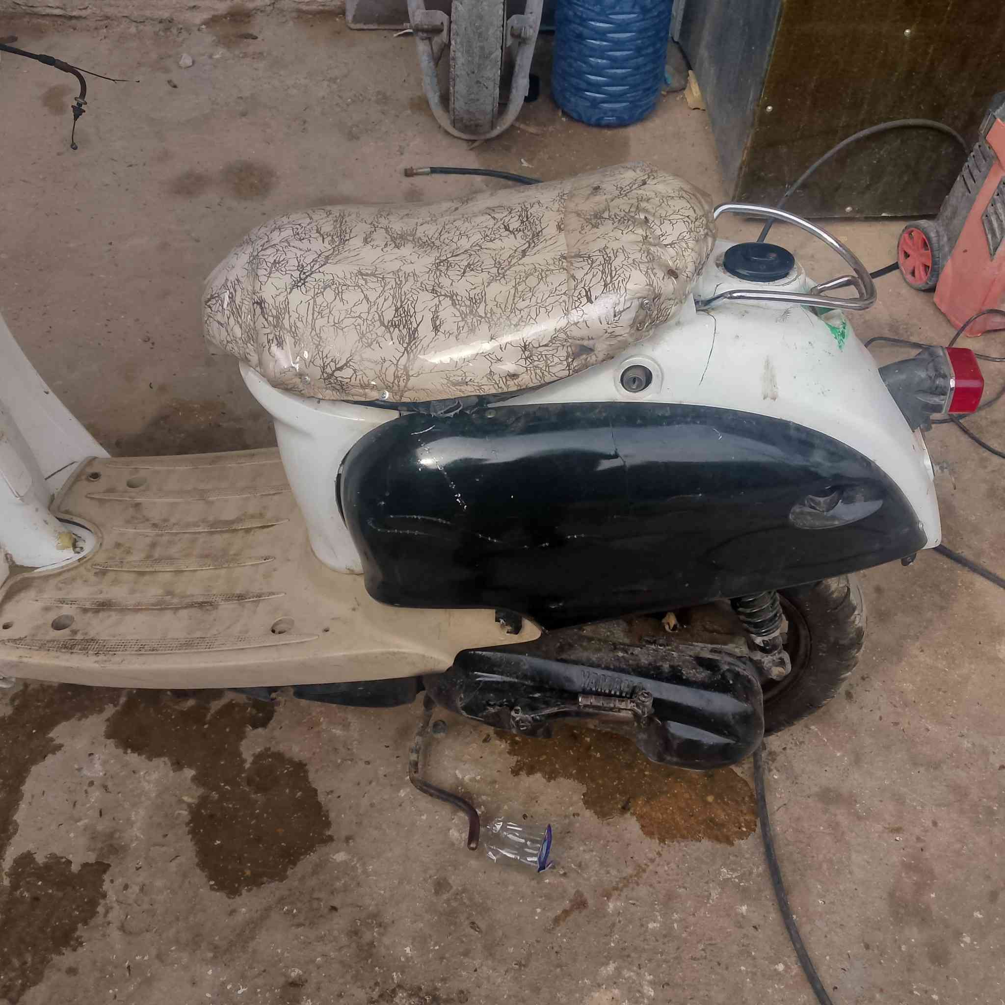 سلام عليكم دراجه للبيع *********** سعر 100 بيها مجال
