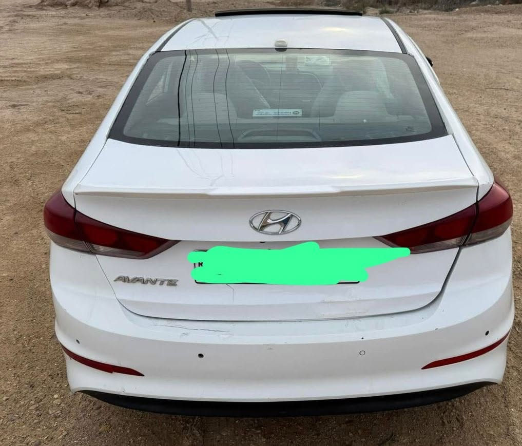 النترا ٢٠١٧ سوبر فول مواصفات عدا البصمة
جاهزة كير ومكينة وتبريد بيها بابين صبغ جهة السايق 
السعر ١١٧ مع مجال بسيط
***********
