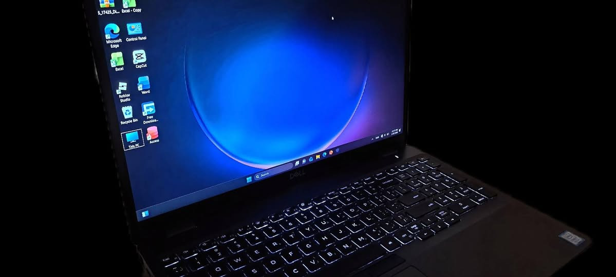 السلام عليكم
🔥 للبيع لابتوب قوي 🔥
Dell Precision 3541 Mobile Workstation ⚡

من أجهزة الـ Workstation القوية المناسبة للأعمال، الهندسة، التصميم والمونتاج 💻

المواصفات:

• المعالج: Intel Core i7-9750H ⚙️
• كرت الشاشة: NVIDIA Quadro احترافي 
• الرام: 16GB 🧠
• التخزين: SSD 512GB 🚀
• نظام التشغيل: Windows 11 Pro 🪟

الجهاز بحالة ممتازة 💯 استخدام أقل من سنة، استخدام خفيف، ويأتي معه الشاحن الأصلي 🔌

السعر: 545 ألف قابل للتفاوض 🤝
510 ألف حد نهائي 💰

لا يوجد توصيل 📦

📍 تكريت - صلاح الدين


**إذا كنت صاحب هذا الإعلان وتريد حذفه لأي سبب، رجاءا أرسل رسالة إلى الدعم الفني**