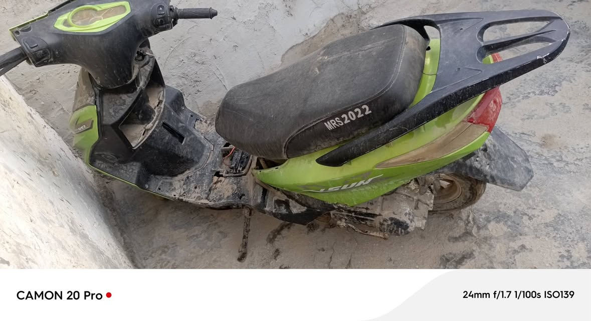 اسلام عليكم شباب هاي دراجة جانت تشتغل فجأة طفت وماصلحتهة ابيع كوم حديد  ب50 شغالة بس مالي خلك الله شاهد ***********
