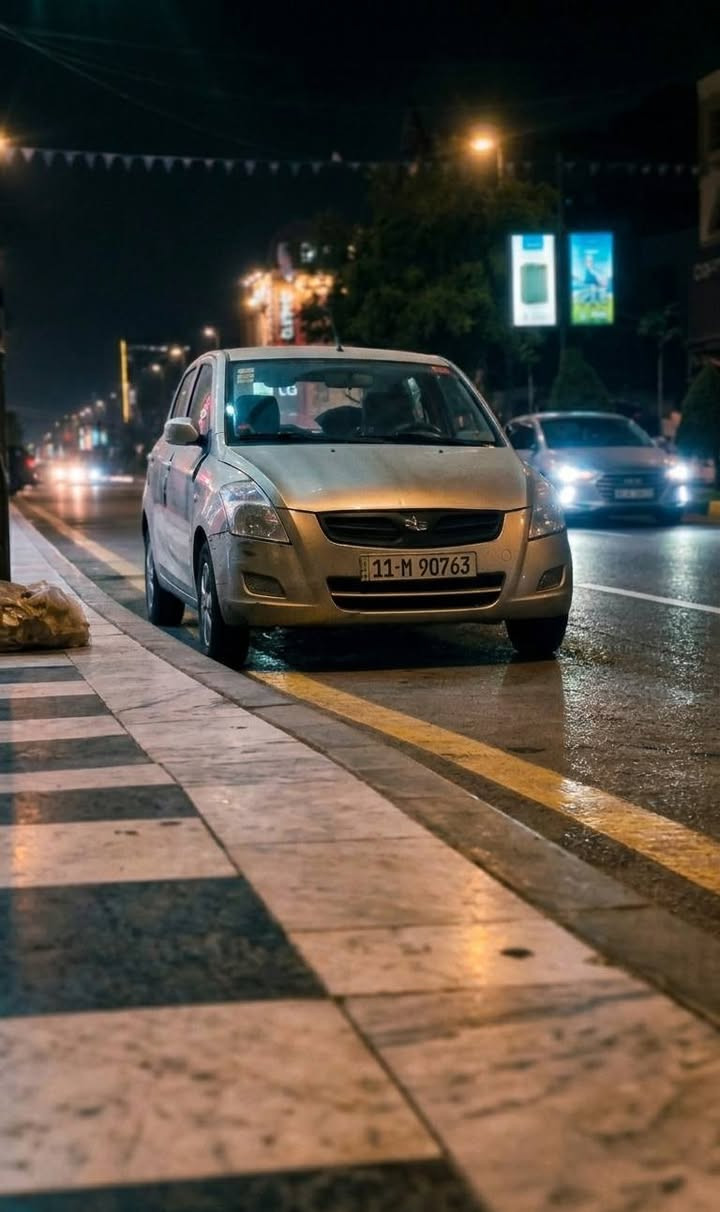 فاو V2 Faw
موديل 2013
ماشية 56 الف كيلو قابل للزيادة
رقم بغداد الانكليزي سنوية بإسمي هزة جديدة
محرك وكير تمام
تبريد شغال بس مو بارد
سيارة بدون صبغ بيها بارد موضحة بالصور 
شادلها شاشة اندرويد وكامرة خلفية دواخل نظيفة 
نقصها حدادية ضعيفة
للبيع او مراوس بأحسن وانطي فرق
السعر 40 وبيها مجال بسيط 
مكانها بغداد السيدية 
***********
