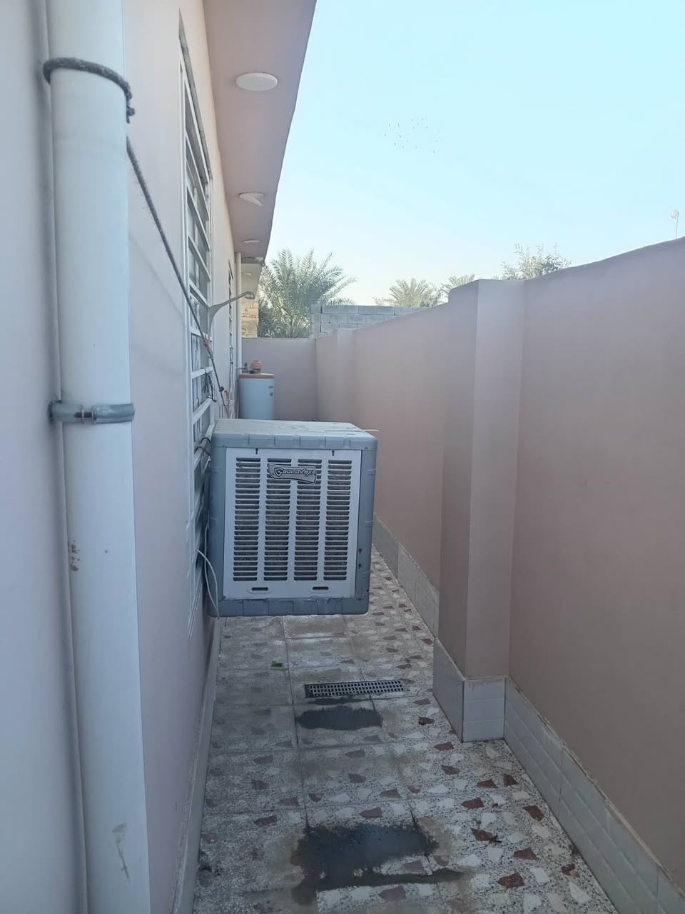 دار لبيع مساحه ٢٥٠ طابو زاعي ٢٥ بناء دار حديث عداد غرف نوم ٢ وصاله ومطبخ وهول وستقبال كراج ماء كهرباء مجاري شارع تبليط بل باب يباع معه اثاث متكامل عنوان منطقه شتال ***********
