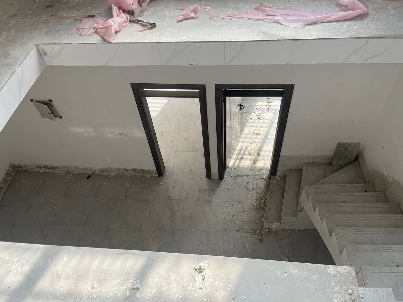 للبيع دار سند زراعي جديد 
الموقع - حي الامير الزراعي 

سنة البناء ٢٠٢٥ 

المساحه ١٦٥ متر 

يحتوي على 
،،،،👇👇👇👇👇👇

٢ غرفه نوم 
صاله مفتوحه 
استقبال 
مطبخ 
حصيات 
سطح 
سيراميك جداري وارضي 
للاستفسار 
*********** -***********
