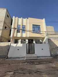 بيت لبيع  موقع دوره كليه دجله يبعد عن كراده 10دقايق بل سياره لبيت مسحة...