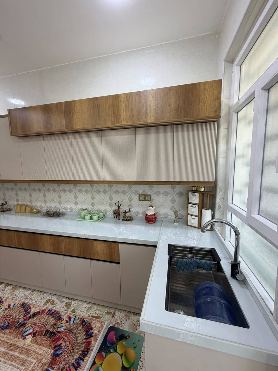 🏡/ دار للبيع المساحة ١٥٠ م طابو صرف 

            الواجهة ٧.٥ م / النزال ٢٠ م 

🧱/ بناء حديث درجة اولى 

الطابق الاول/ مطبخ حار بارد . هول . استقبال . غرفة نوم . حديقة داخلية . كراج . مجمع صحيات داخلية وخارجية 

الطابق الثاني/ غرفتين نوم . هول . مجمع صحيات 

🌏الموقع / حي الامام مقابل كرار ابو الكص او لحوم حجي حسين الخفاجي

            ( قريب جداً من الشارع الرئيسي )

⭕️ نستقبل جميع العروض السكنية والتجارية والزراعية في جميع مناطق الحلة 

لمعرفة السعر مراسلة الصفحة او مراجعة مكتب 

بشار للعقار والمقاولات شارع ٦٠ بداية شارع الحسينية 

***********

***********
