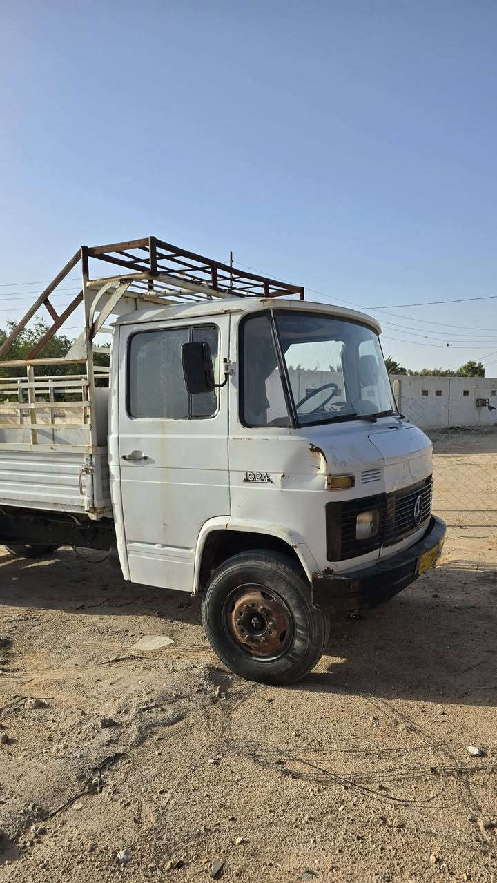 خرسه للبيع موديل ٨٣ سياره نضيفه
رقم بغداد 
سعره ٥٠ ورقه وبيه مجال 
*********** للاستفسار
