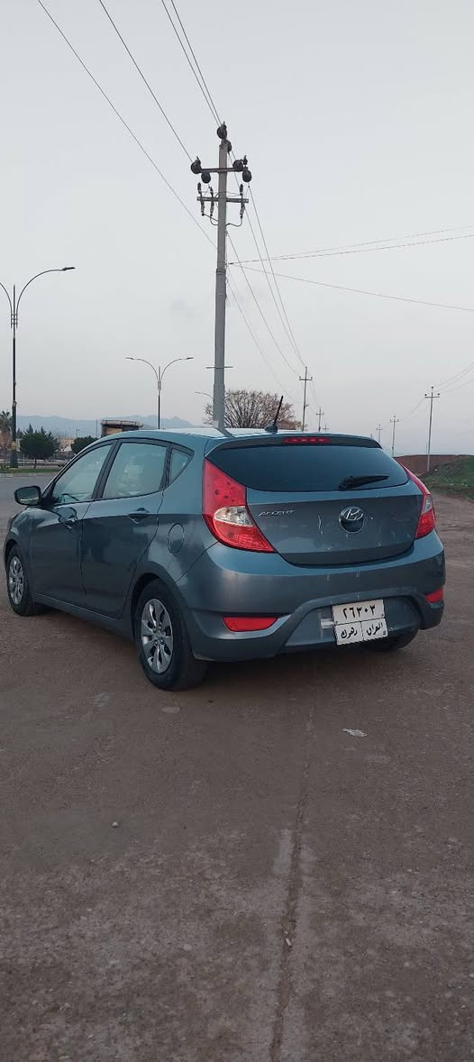 اكسنت هاجباك 2017 لون رصاصي
سيارة نظيفه ماتصرف عليها فلس
وارد امريكي 
كير اوتوماتيك
ماشية 80 mi
جامات 4 كهربائي 
ايرباكات سليمه وضع بلادي
بدون حادث سيارة
الصبغ : بوند و جاملغ بدون حادث او ضرر 
السعر بلاش بلاش
رقم ***********
