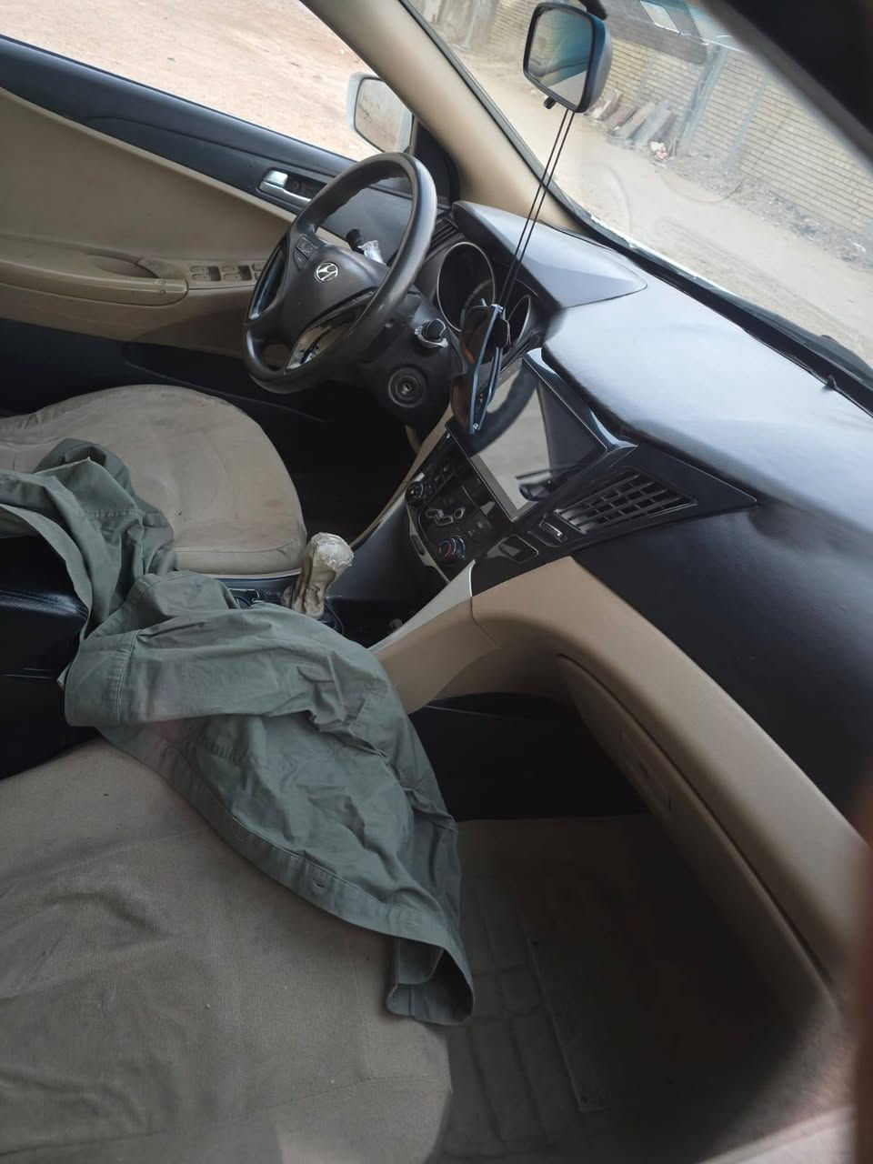 اسلام عليكم سوناتا موديل 2010 صبغ عام.      كير مكينه تبريد حادديه تخم تاير كله جديد رقم نكليزي جديد سعر 73 ورقه بيه مجال بصيط صبغ عام لاتكلي شبيه مابيه صبغ عام سياره مكينه مامفتوحه كير بي عته اول مشغل يصفن يالله تمشي سبب دهن فلتر ماعرف مكاني كربلاء. قماره فابلون بيه سبب صبغ تقشير حادث بجاملخ الخلفي بنيد مبدل وباقي صبغ رقم موبايل ***********
