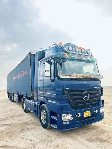 للبيع مارسيدس اكتروز جادر 
موديل /2005 
الحجم /1846
مواصفات ريتايدر تبريد
ثلاجه مبردة عل قماره 
اوتماتيك حاكيه بوري بلاجكتور
عربانه نوع كرون فول عدا كامره حساس
***********
***********
***********
***********
