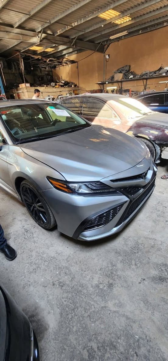 كامريxseفول ماعدا بانوراما للبيع موديل 2023ضرر موضح بصوره بدون دواخل بدون ايرباك كلها بشرط رقم اربيل سياره جديده وماشيه 35km سعر255وبي مجال باقي تفاصيل على وتساب ***********مكاني كركوك
