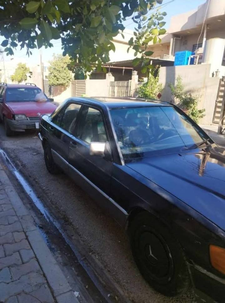 السلام عليكم
190 E مارسدس طيارين
موديل 91 سنوية ب 28 ينتهي و ويا كبون بانزين
مكينة ونجي و كير اوتماتيك 
 مكينة و  كير شرط
 سيارة صبغ عام جمالية
بس جاملغ امامي ضربة شي بسيط
 ما بيها لا شاصي و لا خياس 
قاعدة دبلات سليمة و تايرت 4 جدد و حدادية جديدة
و شرط تبريد و تدفئة 
و سقف سلايد و تحكم كشن كهربائي وقفل مركزي
السعر 50 مجال بسيط
مكانها كركوك طريق بغداد 
للاتصال ***********
