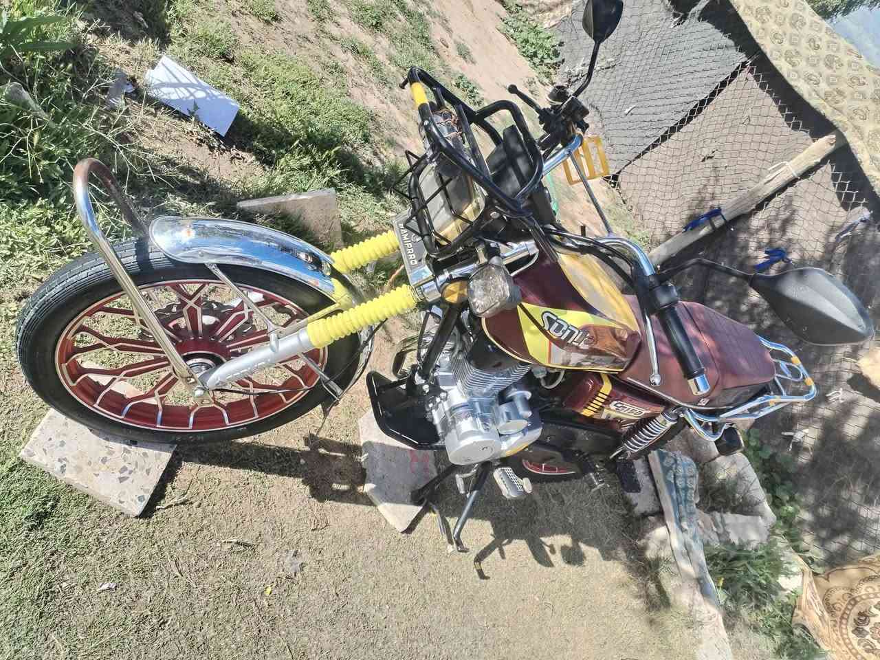 سيفان 24 وزن ثقيل  شرط»»»» للبيع
الاصلي  باب اول0.1 نضافه فول»»» 
نشاط فول 🔥
طيران ✈️
محرك كيرشرط مامفتوح نعومه فول»»»» 
كهربائيات كلها شغاله درع امامي نشرات»»» 
 موطور مال جناي مامتعوب»»»» 
ملاحضه........ 
رجاءءء الموشراي لاتكسر بحلال ناس كلشي»»» 
 موجود بل سوك. 
السعر600 وبي مجال
     خاص مفتوح 
بدون مراوس بيع فقط 
المكان بيجي.


**إذا كنت صاحب هذا الإعلان وتريد حذفه لأي سبب، رجاءا أرسل رسالة إلى الدعم الفني**