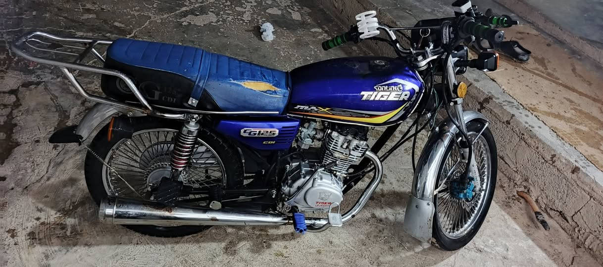 موديل 22 دراجه نظيفه للبيع لا صرف لا بخار نشاط فول كهربائيات شغاله كل شيء شرط من كل شيء
السعر (450) مكاني كركوك حي الصناعي 
***********
***********
