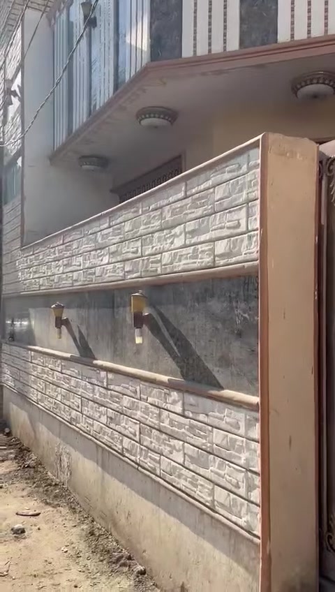 اللهم صلي على محمد وآل محمد 
بيت 🏡 للبيع 
مساحه 100 متر 
الروضتين على الشارع الرئيسي شارع العام 
شارع تجاري طابق واحد
السعر 185
كربلاء القدسه بعد عن الإمام 5 دقائق 
الموبايل  ***********
مكتب جنه الأرض للعقار  عامود 46 البوبيات 
      اهلا وسهلا
