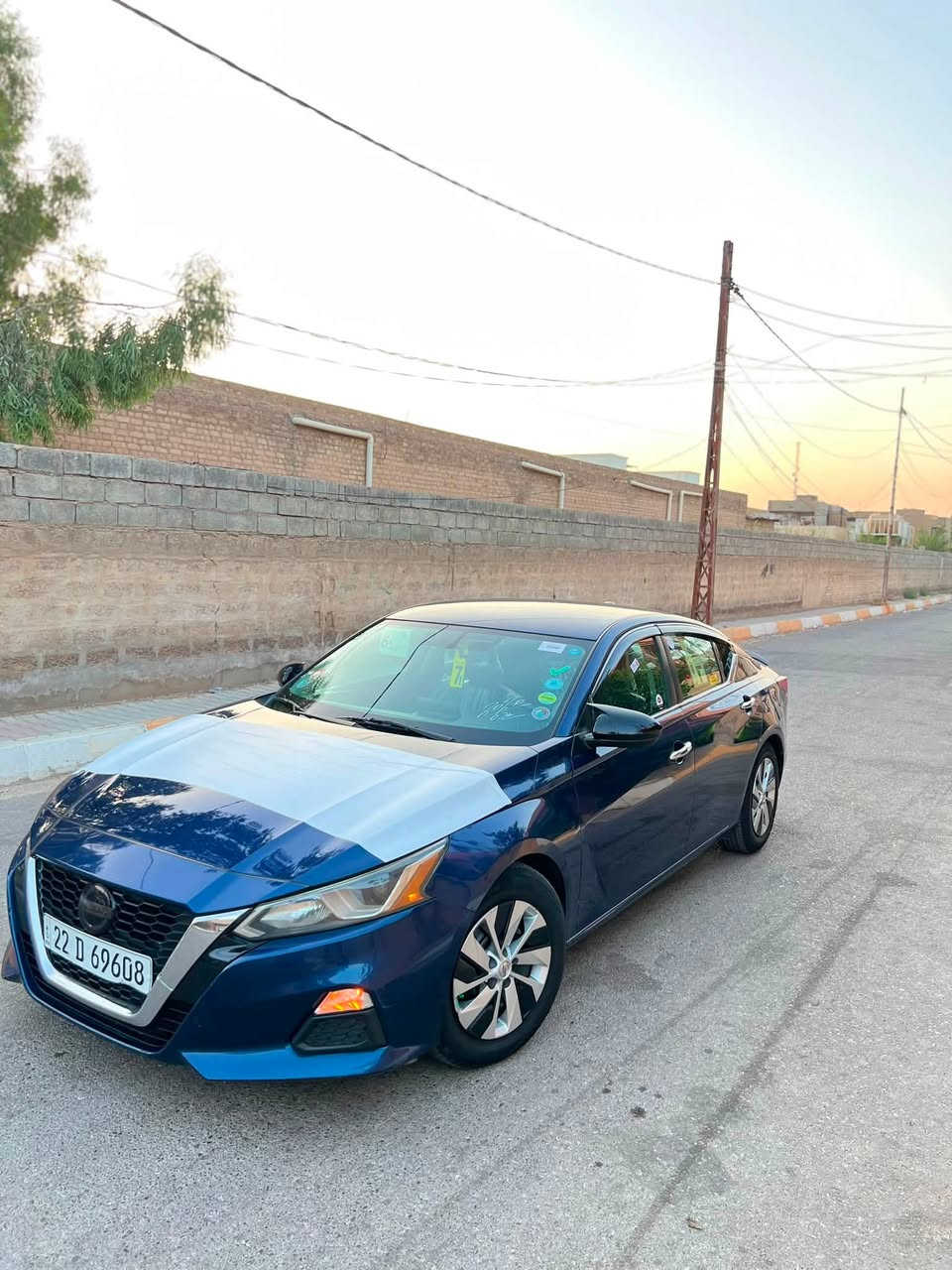 🚗 السلام عليكم …للبيع نيسان ألتيما. موديل 2020 فئة S
للبيع نقداً فقط بدون مراوس وبدون اقساط ..وارد أمريكي / رقم اربيل  الدولي الجديد .. هزه جديد فحص وبراد جدد سنويه جديد .. بأسمي شرط التحويل او الوكاله  باليعجبك ماشيه 91 الف قابل للزياده..
محرك مكفول مسوي ادامه كامله 🔧 برغي ممفتوح بي وبدون لــاا عطل ولا آيــي مشكله  / كير مكفول
صدر مكفول شرط وضع شركه تبريد الا ثلج شرط  ماشاء الله الله 
 حادث السياره خلفي بالجنطه مبدله ومصبوغه وجامرلغ خلفي صبغ ايضاً حوض سحب بسيط  شاصي جهة الحادث ايضاً سحب بسيط     بدون ارباك  شرط .. جميع الارباكات سليمه … والباقي كفاله من الصبغ والتبديل والرصعات والبارد والشخوط بيها رصعات بسيطه جداً بالقماره متبين الا بالسونار هيــچ كم وحده
  سونار بيها  جديد اني مسوي اليوم صفاح موس مكفوله كفاله عامه    وبچم كبس حتى دعاميه بدون صبغ 
مواصفات السيارة S معروفه شاشه وسطيه  وكاميرا خلفيه. 
 رادار امامي وتوقف ذاتي كروس سرعه تفاعلي بصمة صندوگ بصمة بيبان وتشغيل بصمه  وتشغيل عن بعد محرك  2.5 لتر / 4 سلندر اقتصادي وقوي تنفس طبيعي كشن كهرباء
بلوتوث و USB  
سستم كامل سبورت رياضي 
نظام سبورت 
نظام أمان حديث (ABS / Airbags)
تصميم أنيق ورياضي بلون چويتي (نيلي) عليها تخم تاير جديد    بطارية جديده ..  .. شادلها گلوبات للمازدات الاماميه مسويهن زينون منتظم .. يخبل
سيارة كاملة تجي تفحص وتشوف بعينك وكعدتها حلوه تخبل وترايها حلو ومرتب وبدون نقص ولا مصرف  امانة الله سياره  جديده ونضيفه وحلوه لوك وبالعافيه ع الياخذها مال جني امانة الله سعرها127 وبيها مجال للشراي واحله من الصور   .. 
مكان السياره ديالى بعقوبه  التحرير

***********

اخوان رجاءً اقرأ التفاصيل  كلشي ذاكره  بالمنشور صورها وصور سونار وصور الحادث والسعر  والشراي يشلع عيوني ♥️
