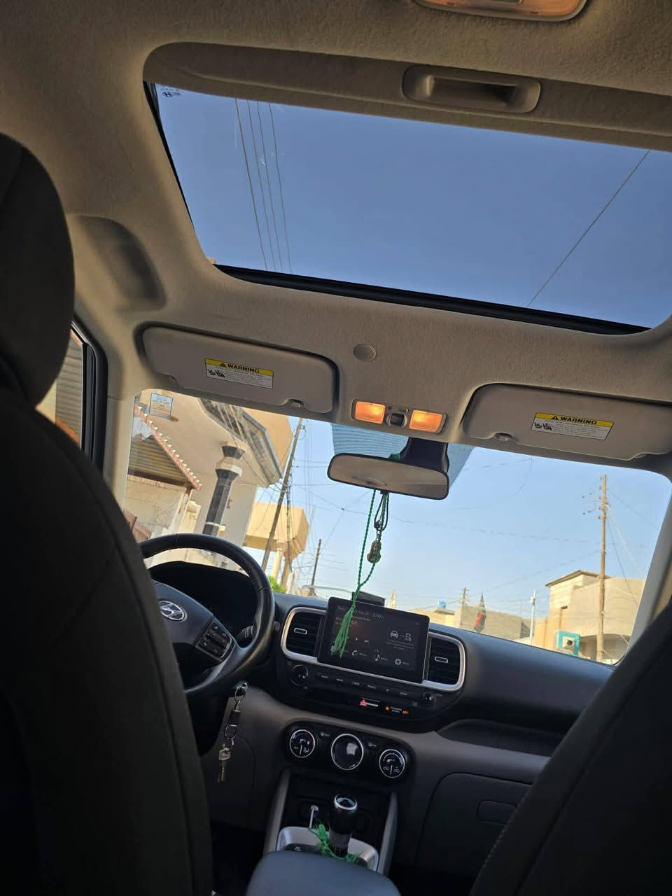 فينو 2023لون اسمنتي 
حادث دعاميه امامي فقط 
بدون صبغ بدون ارباك 
محرك 1600دبل نوزل 
فتحه .كامره خلفي .كشن مخمل 
توقف ذاتي 
رادار امامي جانبي خلفي 
مثبت سرعه 
٣ انظمه للقياده 
عداد الكتروني 
ماشيه 39km
رقم بابل دولي
***********
