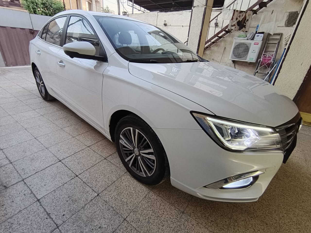MG5 موديل ٢٤ فول مواصفات سلايت مع أربع كامرات ٣٦٠ داخل جلد بيج وكراسي الإمام ثينهم كهرباء وتدفئة بالكراسي الاماميه وشاشه حجم كبير وتدعم نظام الكار بلي السياره أبواب الامام بصمه السياره جديده وبحاله الوكالة وداخله الضمان بعدها واراق السيرفس كلها موجودة لمعرفه السعر الاتصال *********** السياره مكفولة كفاله عامه من كلشي السياره ماشيه ٦٠ ألف حاليا
